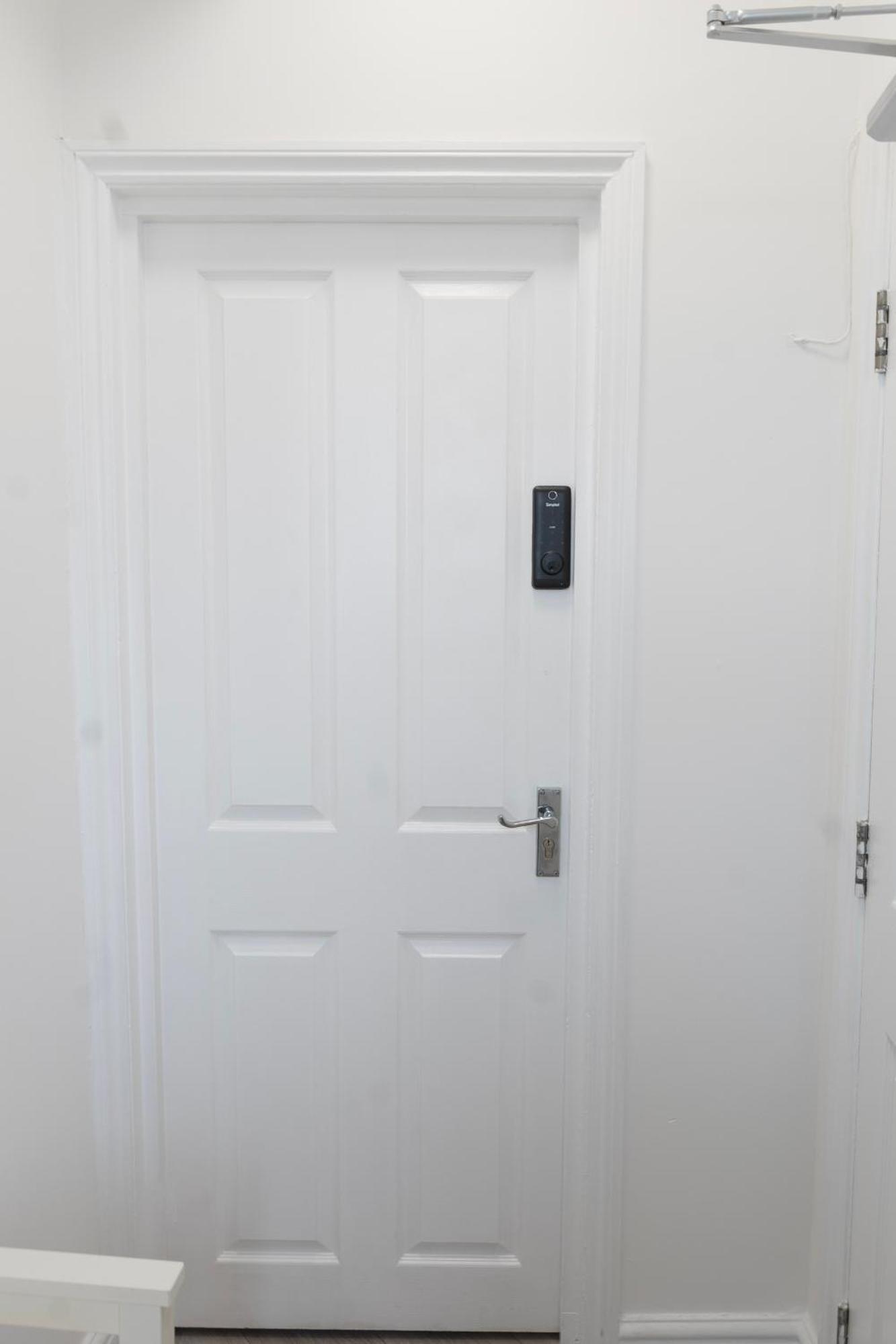 5C- Stylish Urban Retreat - Spacious 2 Bed Flat London Exterior photo