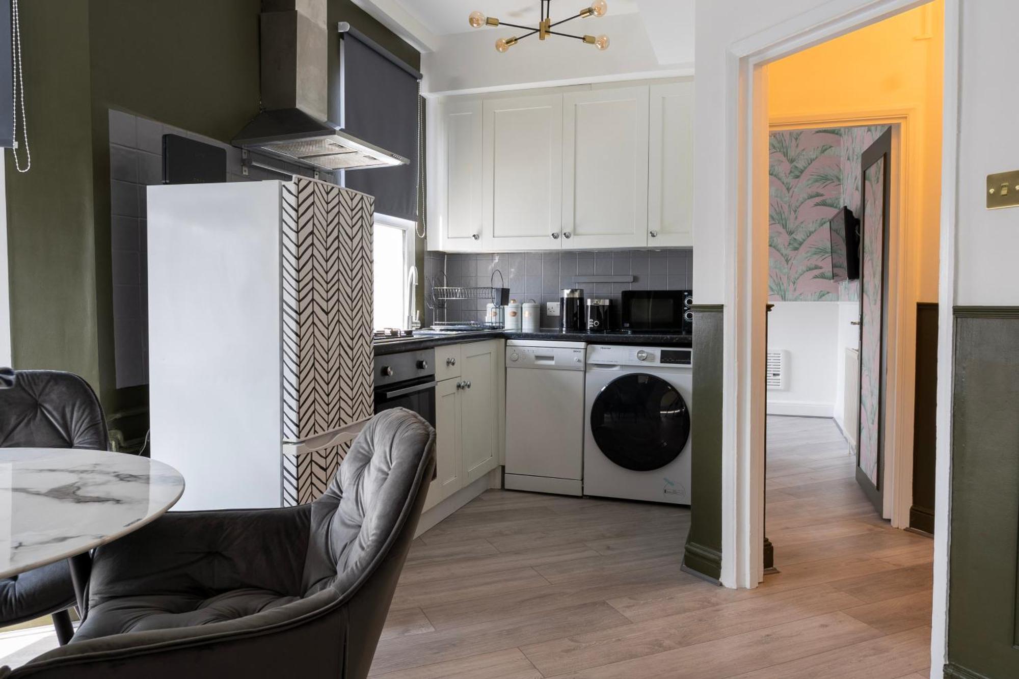 5C- Stylish Urban Retreat - Spacious 2 Bed Flat London Exterior photo
