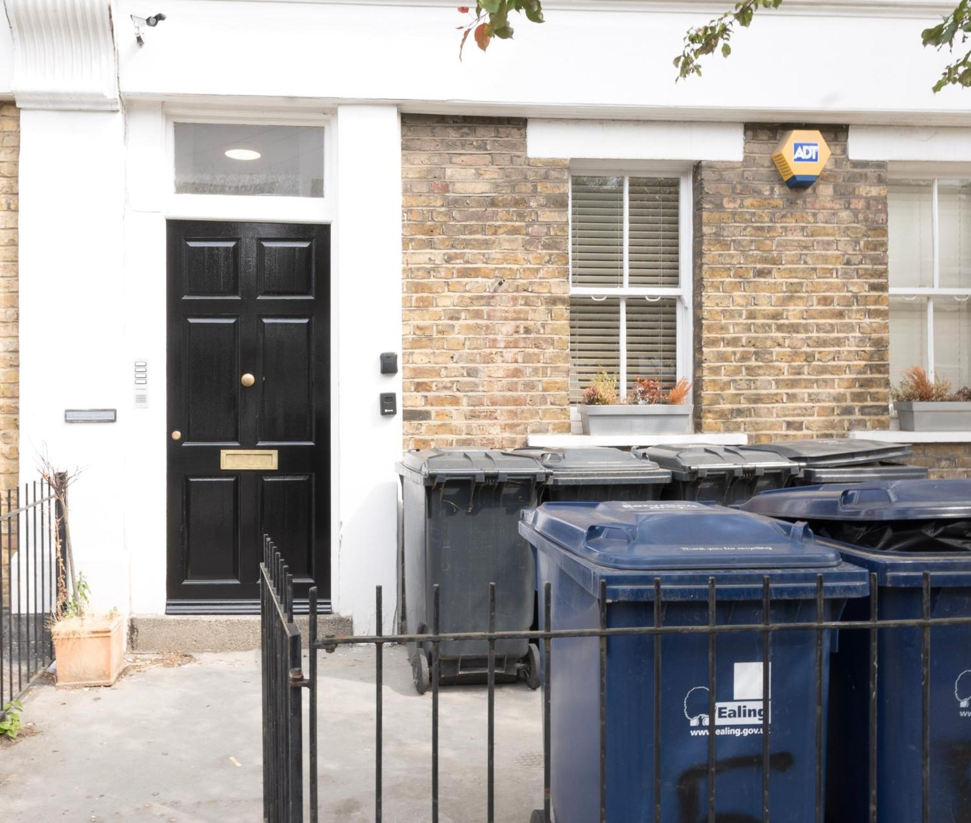 5C- Stylish Urban Retreat - Spacious 2 Bed Flat London Exterior photo