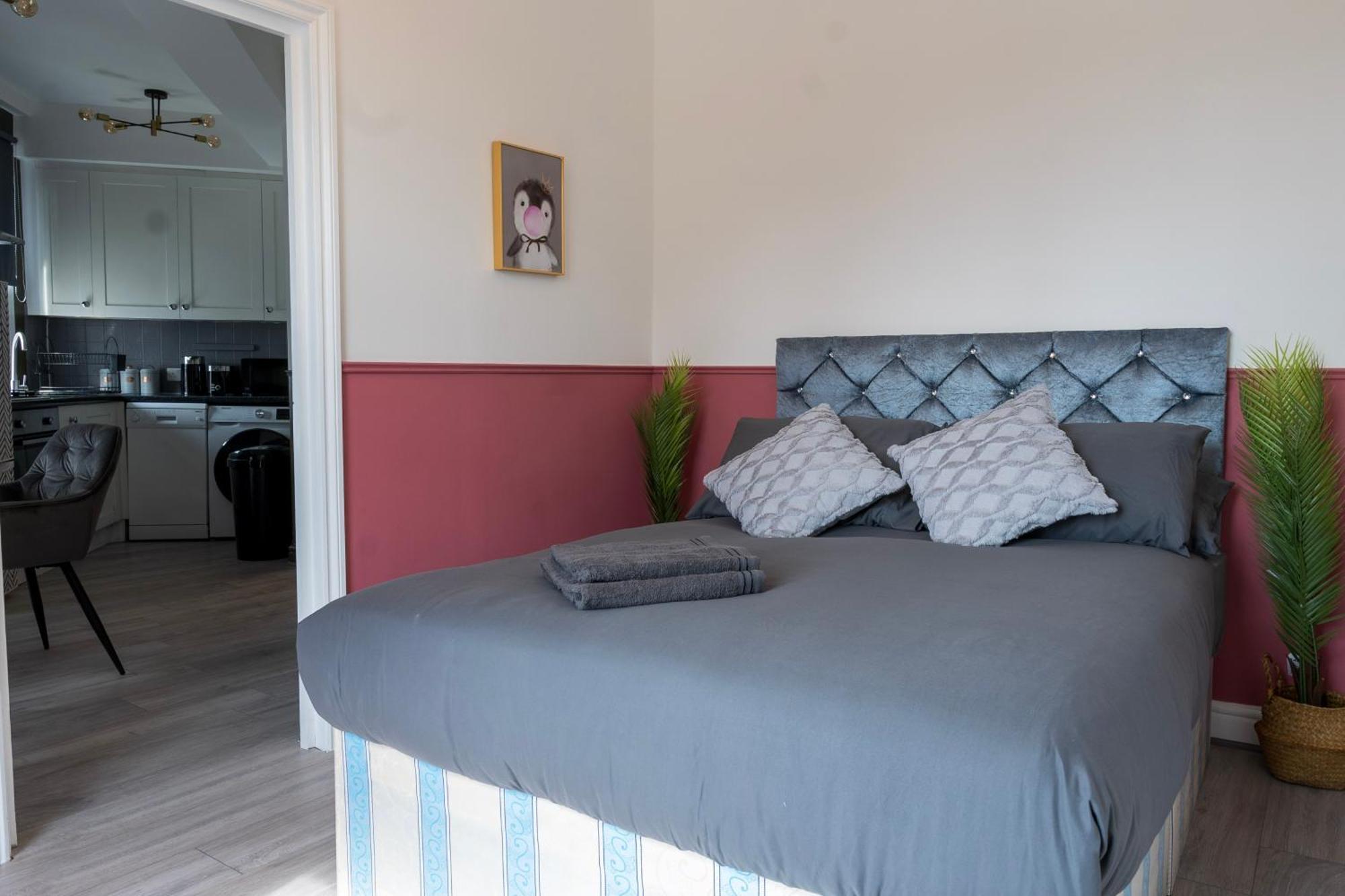 5C- Stylish Urban Retreat - Spacious 2 Bed Flat London Exterior photo