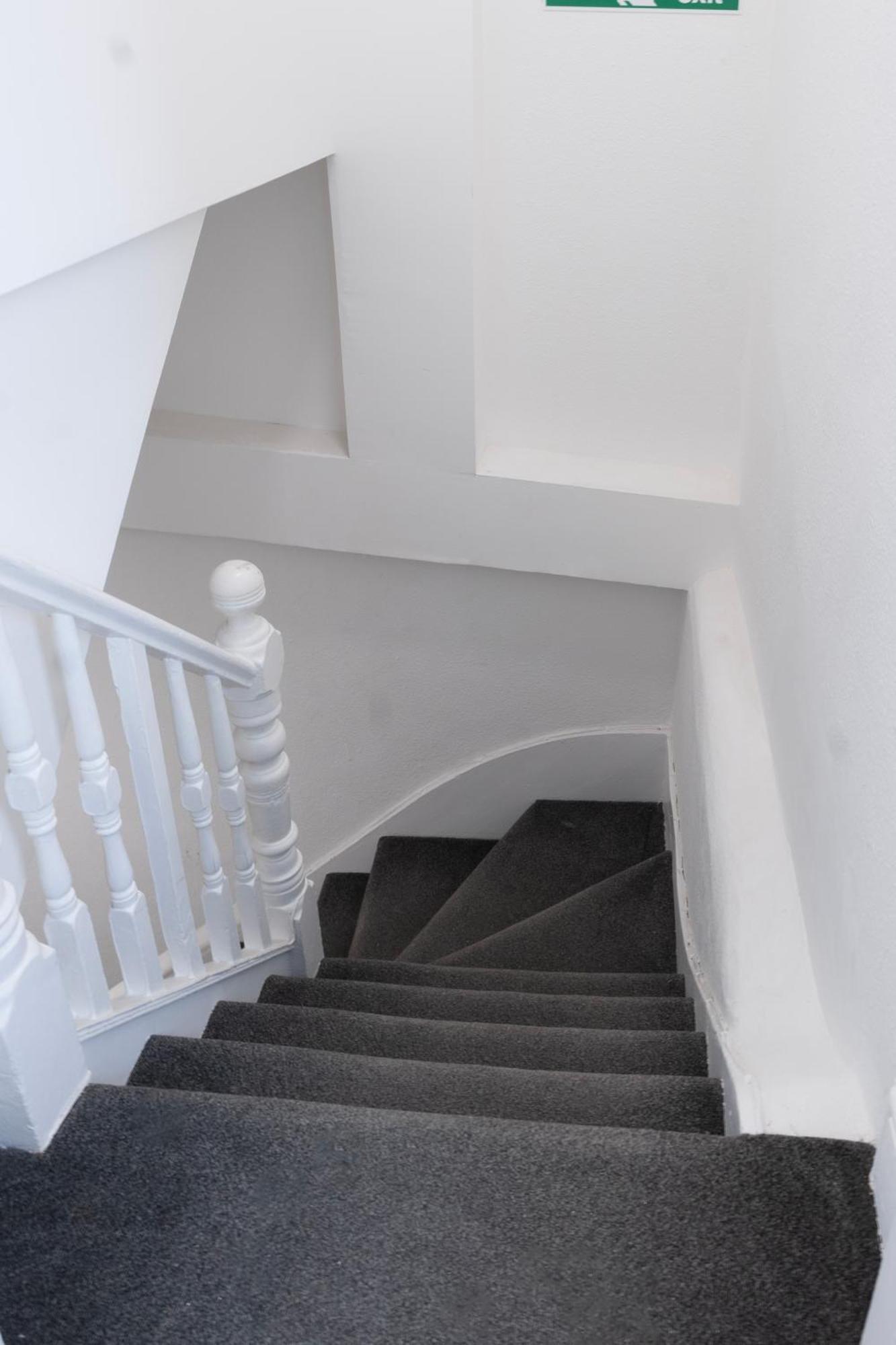 5C- Stylish Urban Retreat - Spacious 2 Bed Flat London Exterior photo